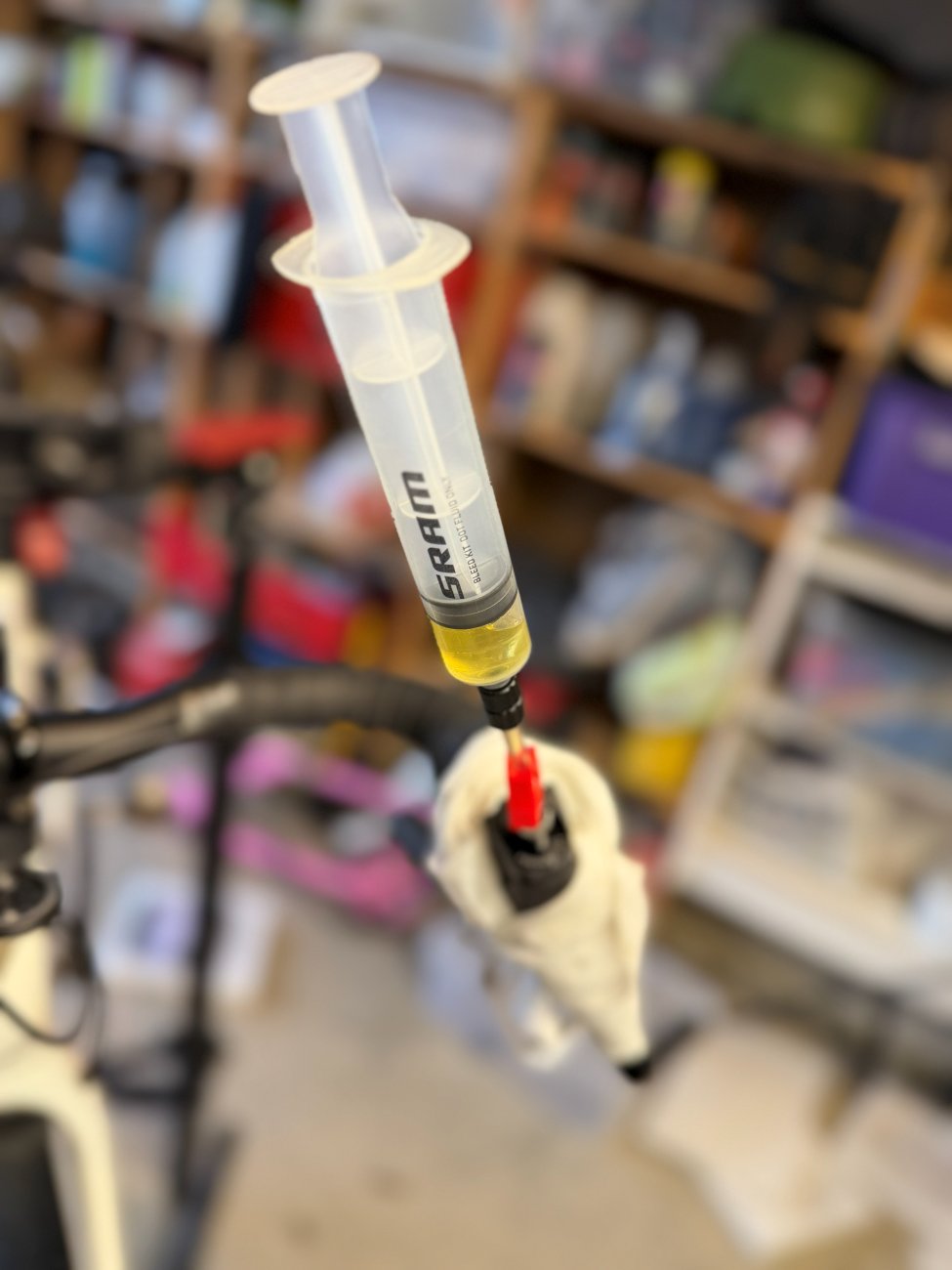 Bremsevedlikehold med SRAM bleed-kit